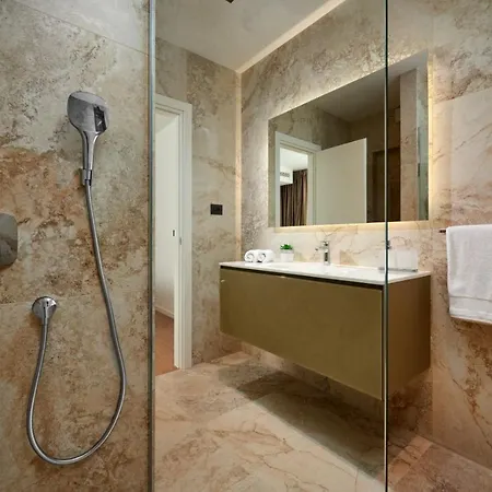 וילה Luxury One In With Heated Pool ספליט