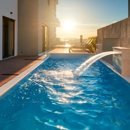 ヴィラ Luxury One In With Heated Pool
