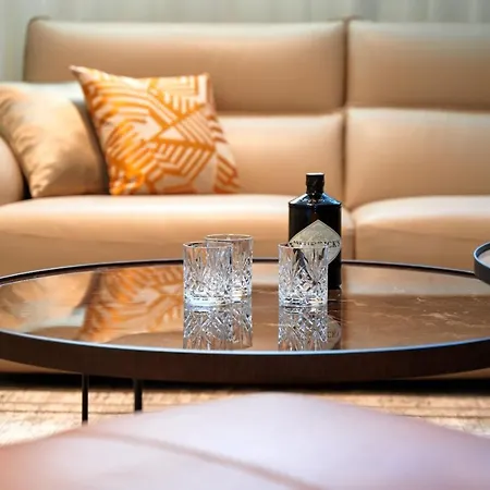 Luxury One In With Heated Pool * スプリト