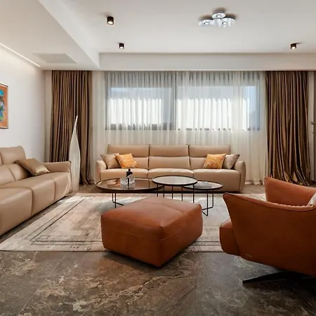 Luxury One In With Heated Pool וילה *