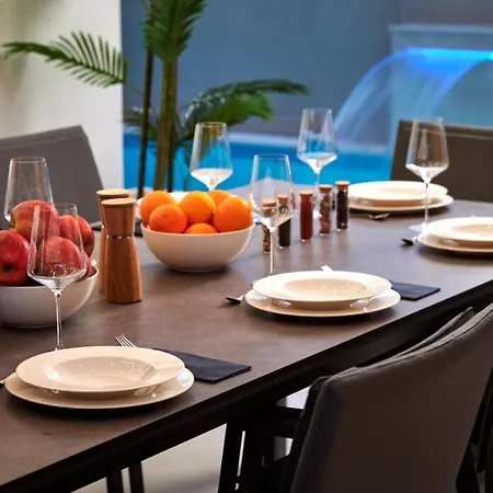 Luxury One In With Heated Pool Villa *
